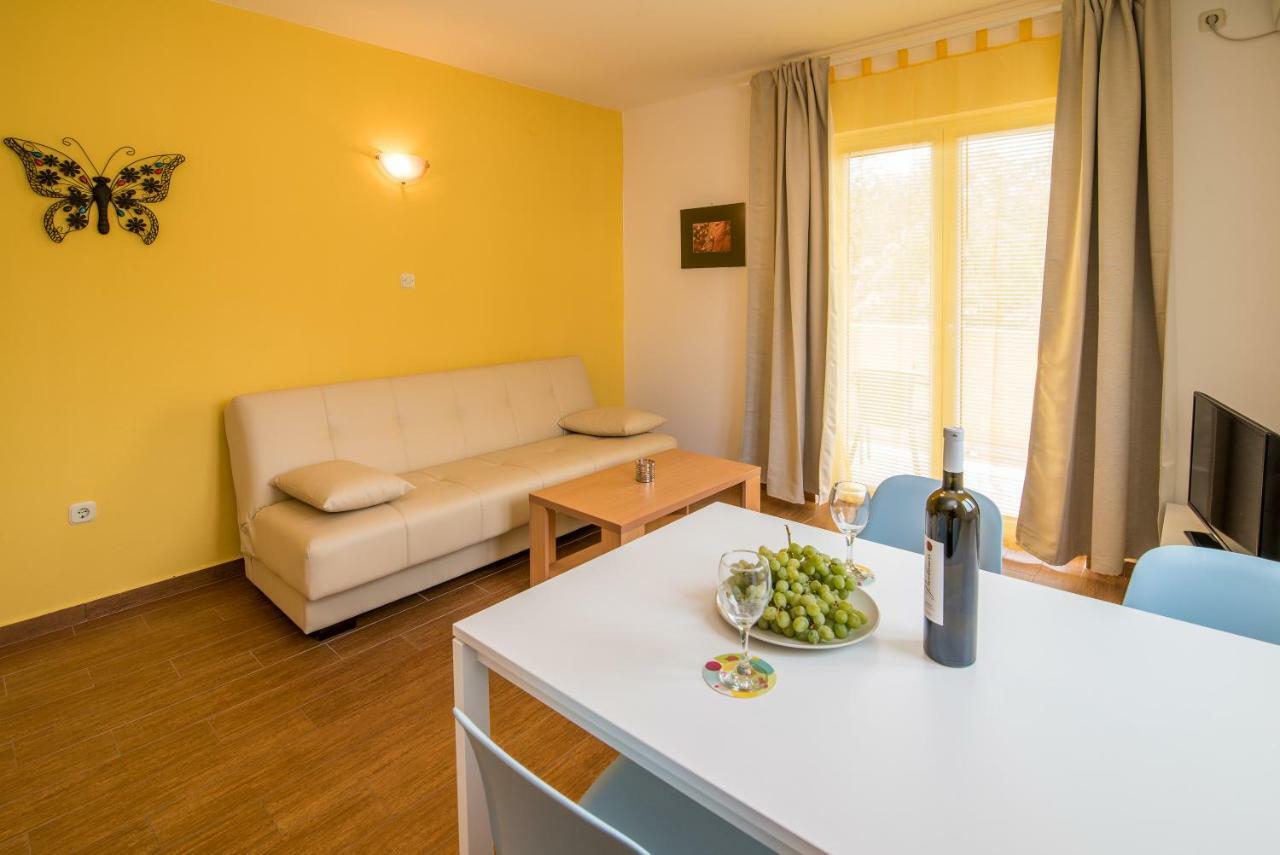 Apartments Sanjin Kornić Zewnętrze zdjęcie